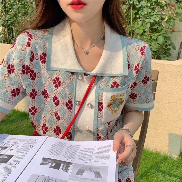 Áo croptop / chân váy phong cách hàn quốc cho nữ có bán lẻ