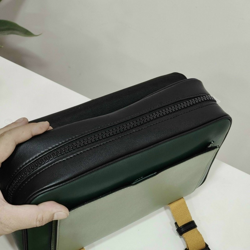 Túi đeo chéo Coach Patch dành cho nam sành điệu