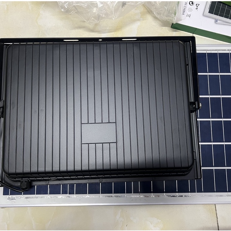Đèn pha năng lượng nhôm đúc 100w 200w 400w 600w 800w, Đèn Pha NLMT IP67, Đèn năng lượng mặt trời siêu tốt