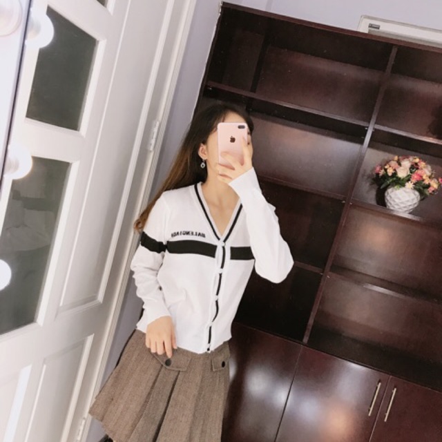 G10. 1279. KHOÁC LEN CHỮ NGỰC | BigBuy360 - bigbuy360.vn