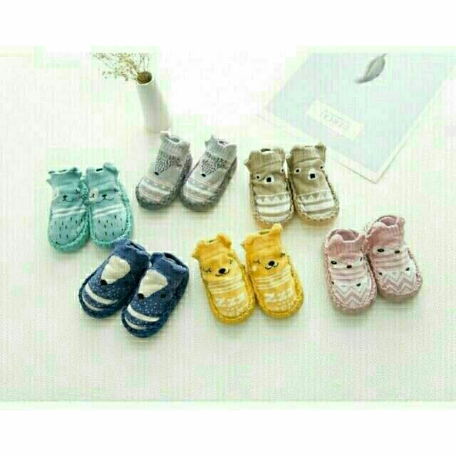 Giầy tập đi chống trượt cho bé