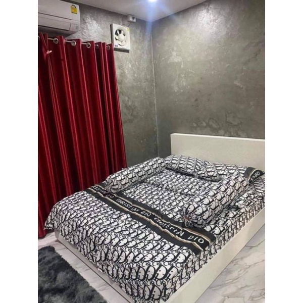 Khăn trải giường họa tiết Dior (Chỉ 1 tờ) Kích thước 3,5 / 5 và 6 Feet có dây đeo góc trên tất cả 4 