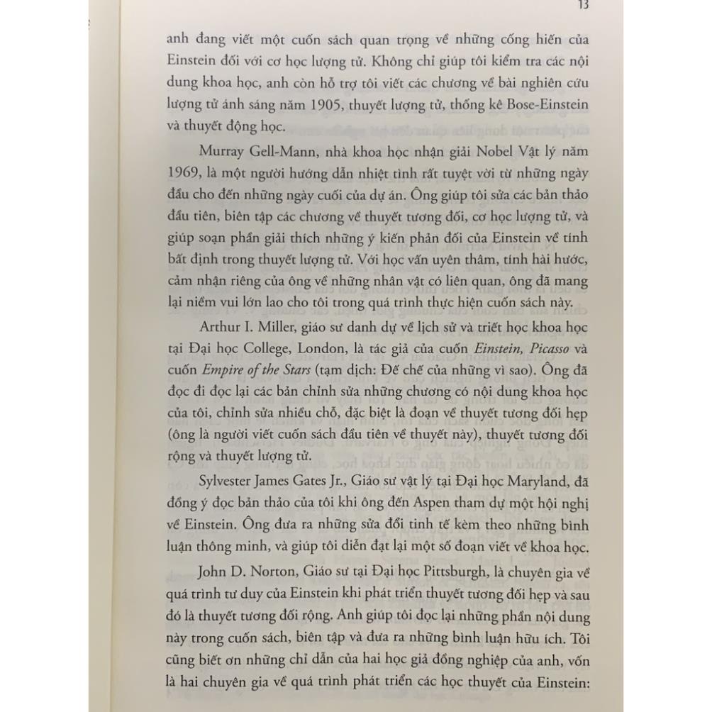 Sách- Einstein – Cuộc Đời Và Vũ Trụ (Tái bản 2022) - AlphaBooks