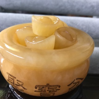 BÁT TỤ BẢO(THỐ TỤ TÀI) ĐÁ NGỌC HOÀNG LONG VÀNG 10cm mệnh KIM,THỔ,THUỶ 550k ạ