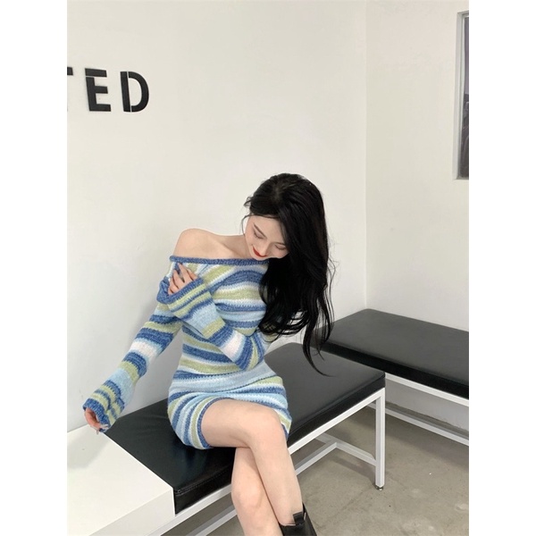 Váy len body dài tay hở lưng