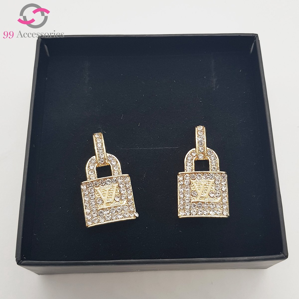 Bông tai titan hình ổ khoá trạm đá