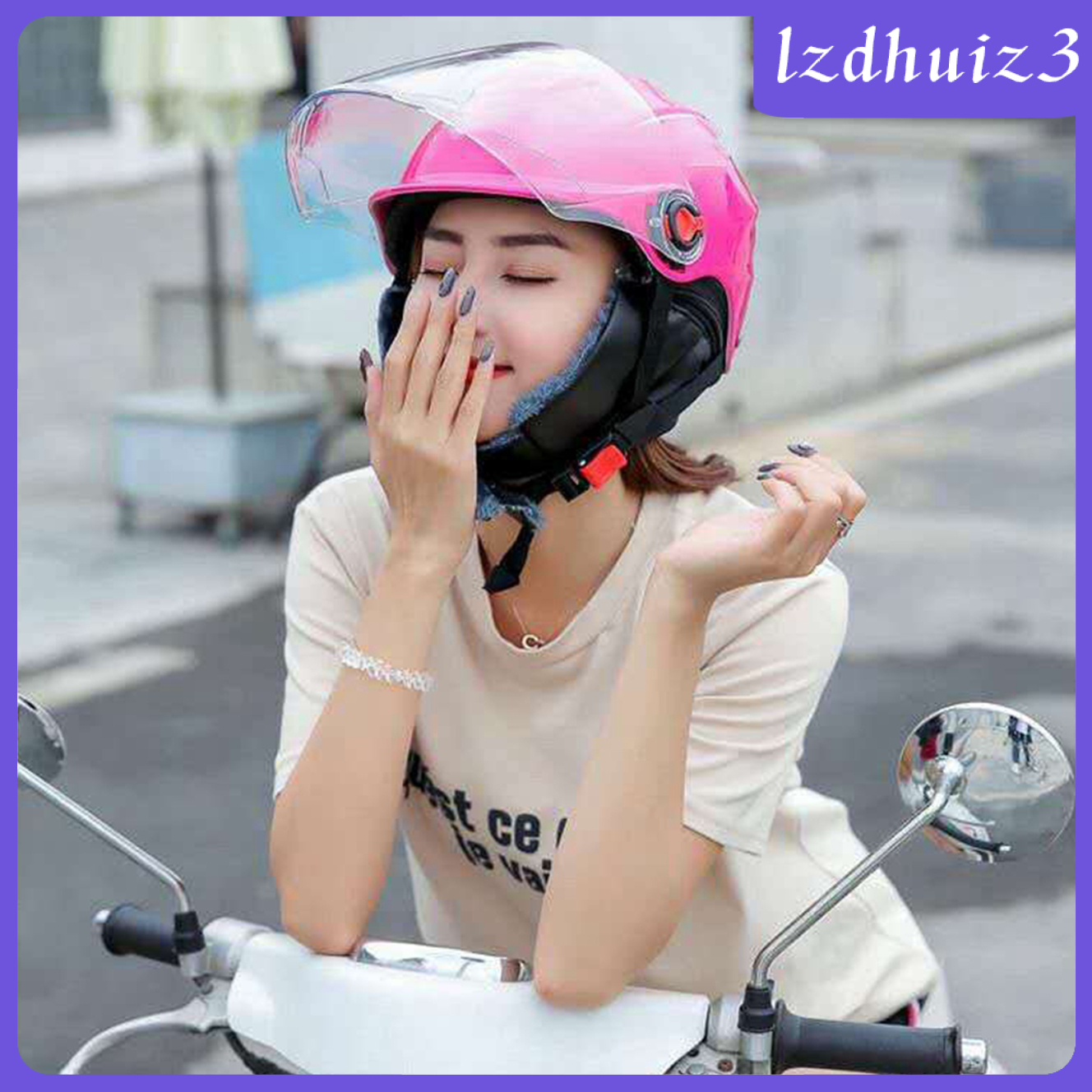 Mũ bảo hiểm có nắp lật lên phía trước bảo vệ toàn diện đầu khi đi xe đạp xe máy hoặc những môn thể thao ngoài trời