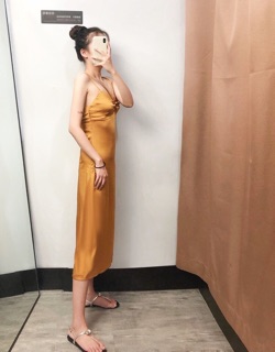 Váy lụa satin