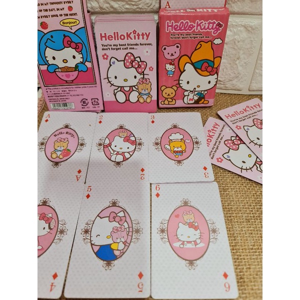 Bộ bài tây Hello Kitty cưng xỉu, phiên bản đặc biệt hiếm.