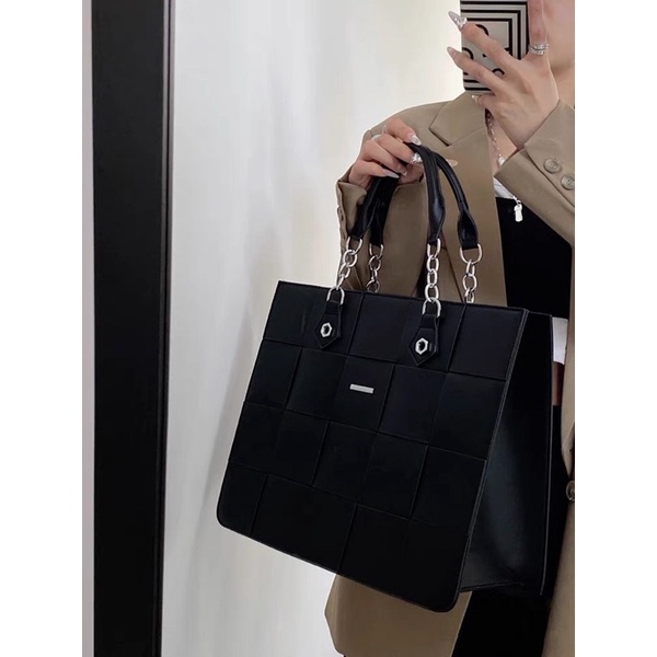 TÚI ĐEO CHÉO DA ĐAN Ô VUÔNG VỪA LAPTOP HÀNG CAO CẤP