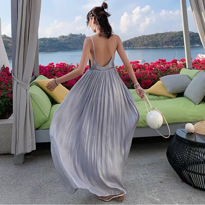 Đầm maxi đi biển váy xoè dập ly cổ V 2 dây hở lưng xanh lam thanh lịch