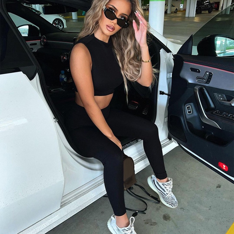 Bộ Áo Tank Top Và Quần Cạp Cao D0323