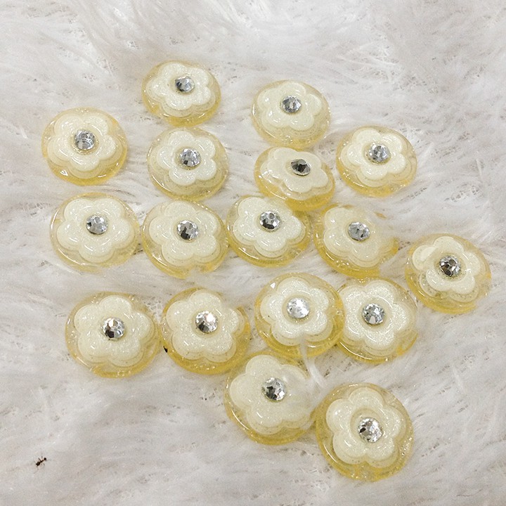 Cúc áo hoa mai nhụy đính đá xoàn nút 3d siêu đẹp size 1.5cm