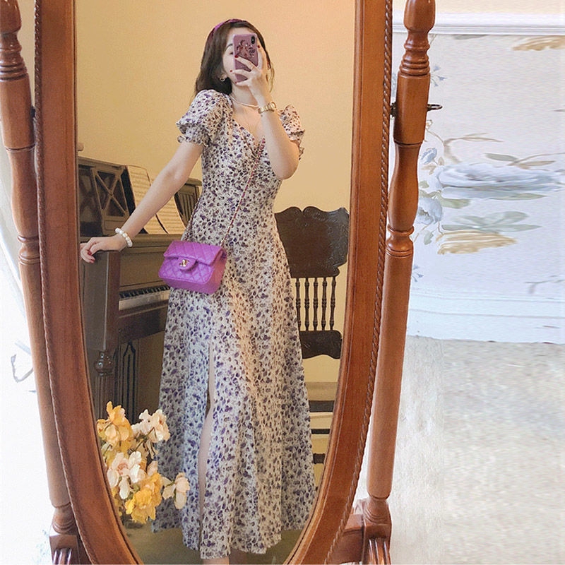 Váy hoa mùa hè cổ điển Pháp Cổ áo vuông phồng Tay áo xẻ tà Váy màu tím