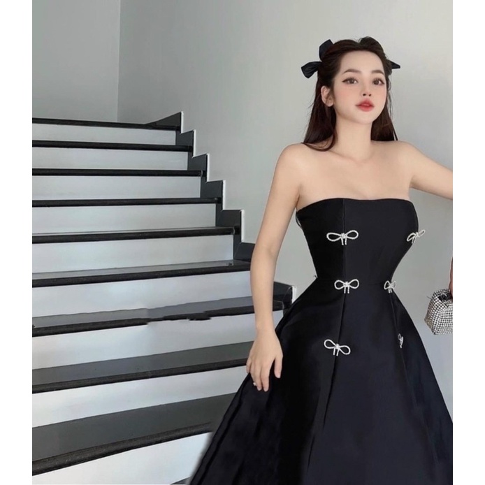 Đầm dài ống đen đính nơ