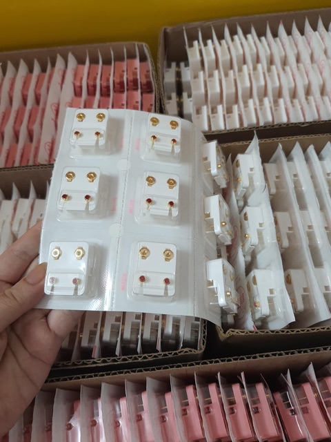 Khuyên bấm lỗ tai chính hãng STUDEX