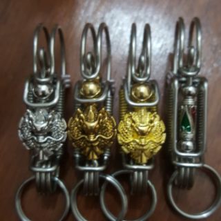 Móc khóa mặt rồng