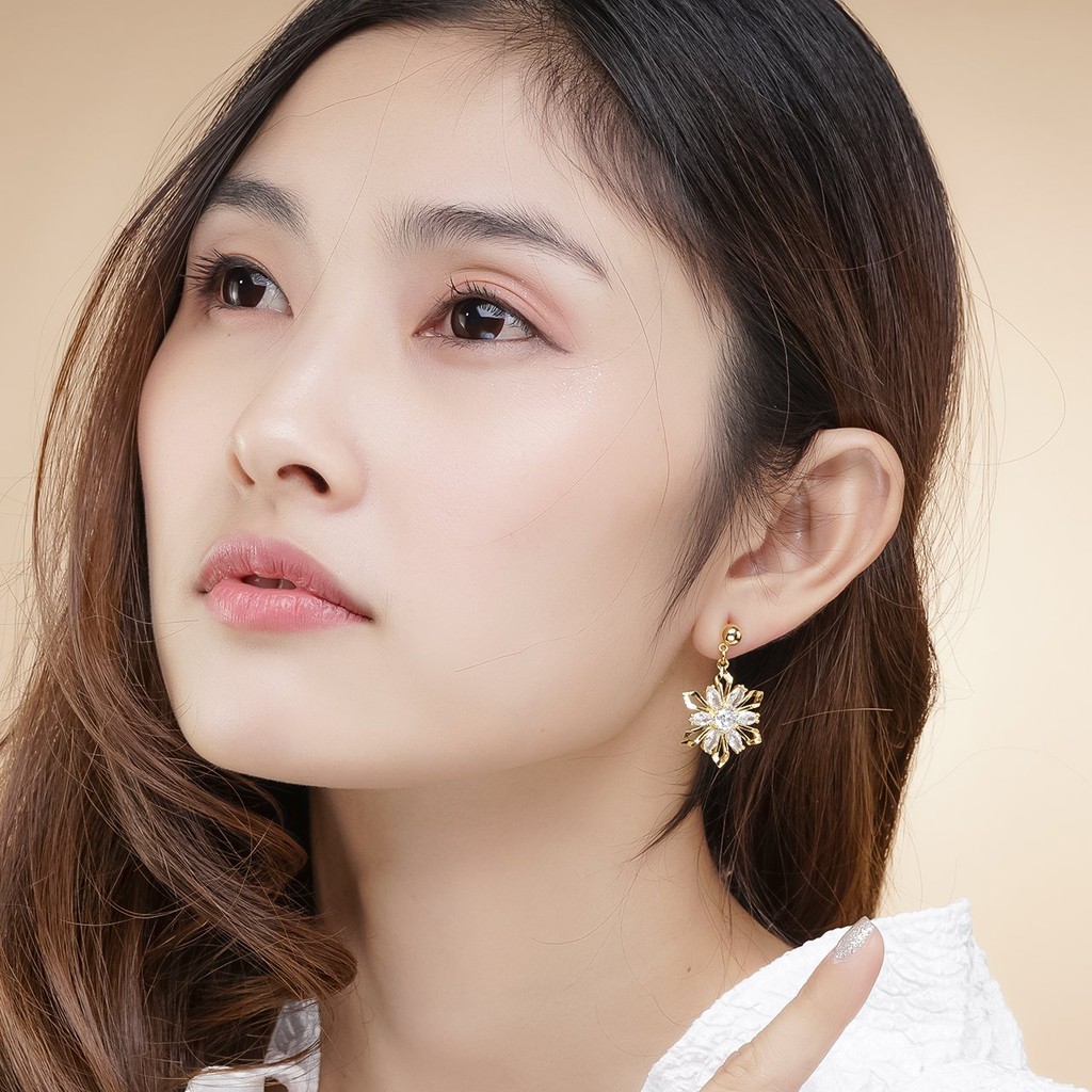 Bông tai nữ UHA mạ vàng 18K , đính kim cương nhân tạo B1105141-105