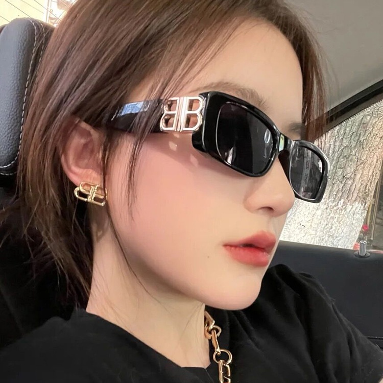 Kính Mát Gọng Chữ Nhật Chống Tia Uv400 Phong Cách Cổ Điển Dành Cho Nữ
