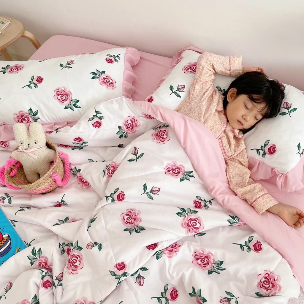 Bộ chăn đũi hè vỏ ga và 2 vỏ gối M2T bedding chăn lót bông thiết kế phối bèo họa tiết hoa hồng