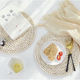 Miếng lót lục bình chụp hình
