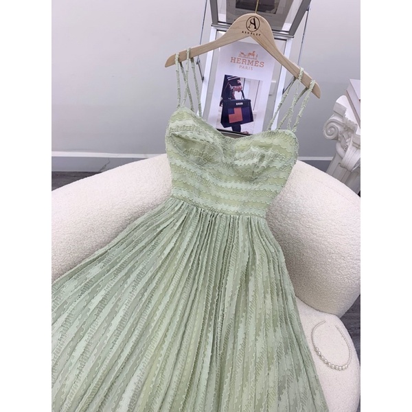 Váy 2s  hoa ren nổi 🐳