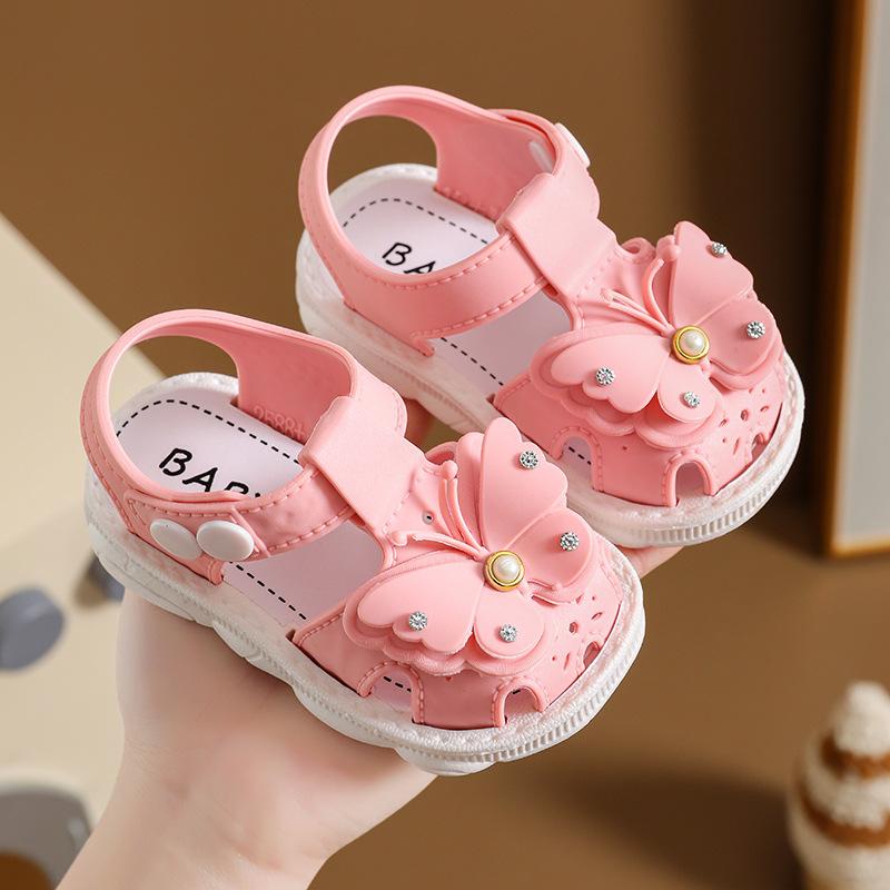 Dép Rọ Tập Đi Hoa Bướm Cực Mềm Êm Chân Cho Bé Quai Nút