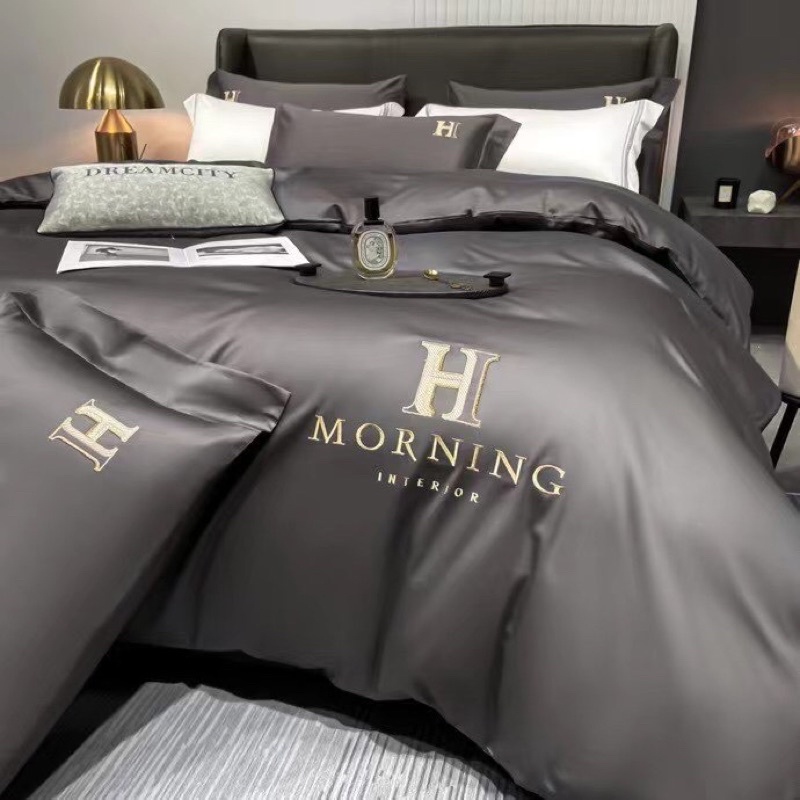 BỘ CHĂN GA GỐI PHI LUAN THÊU CHỮ H MORING 4 món(sét vỏ chăn)