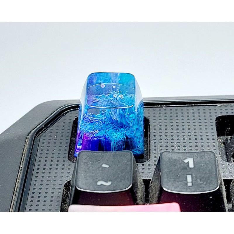 Keycap artisan profile SA R1 màu lam tím trang trí bàn phím cơ.