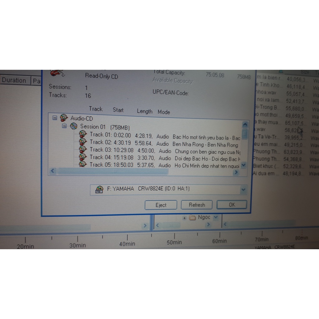 Ổ ghi CD Yamaha CRW8824IX