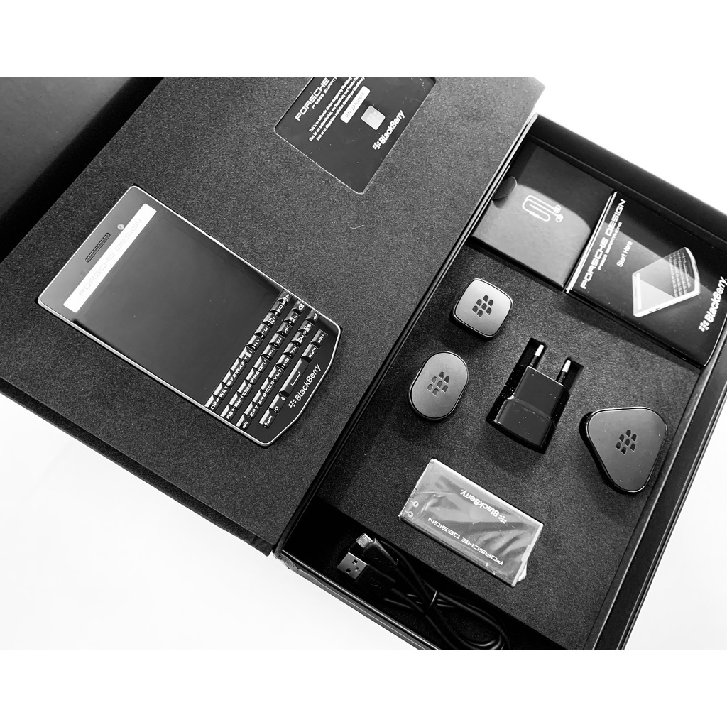 Điện thoại Blackberry 9983 New Fullbox