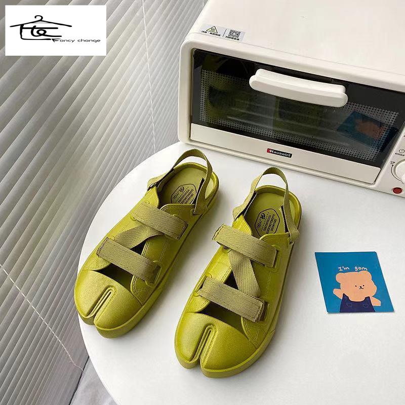 Giày Sandal Thiết Kế Lỗ Thoáng Khí Chống Trượt Thời Trang Đi Biển Năng Động