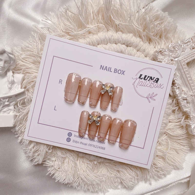 Nail box thiết kế theo yêu cầu viền tráng gương charm xinh