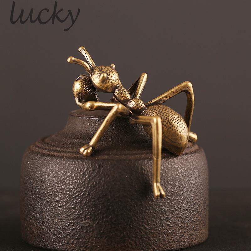 Tượng Trang Trí Hình Con Kiến Bằng Đồng Thau Độc Đáo