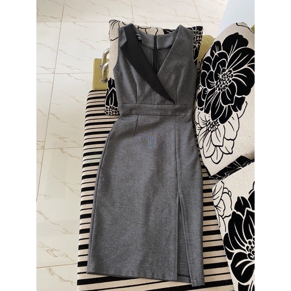 Đầm body cổ vest màu xám