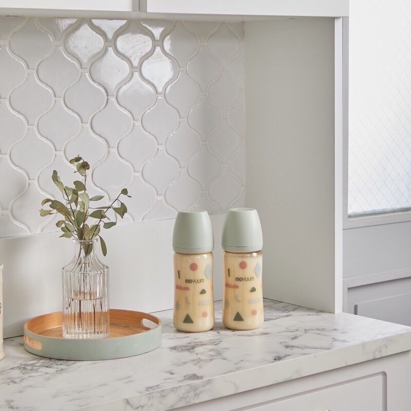 Bình sữa Moyuum Limited Cloud/ Moyuum Mây phiên bản giới hạn họa tiết xanh lá 170ml/270ml , Tặng cọ bì