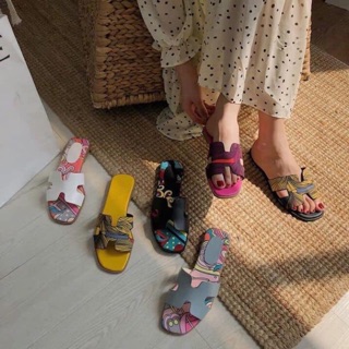 dép hm hoạ tiết