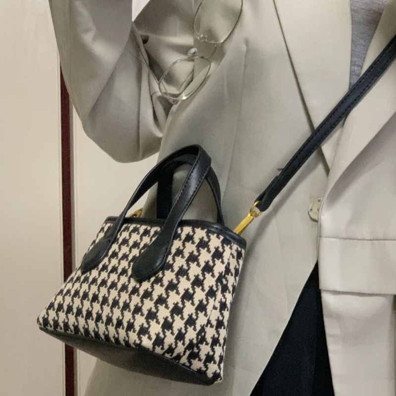 Túi đeo chéo đựng điện thoại họa tiết thời trang cho nữ