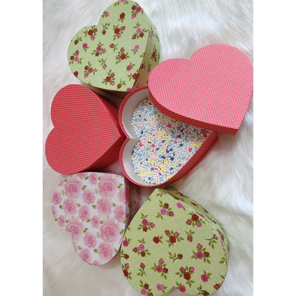 SET HỘP QUÀ HÌNH TRÁI TIM SIZE VỪA KÈM HẠT XỐP NHIỀU MÀU