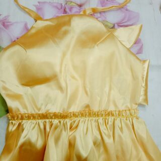 Áo yếm cột dây cổ, hở lưng