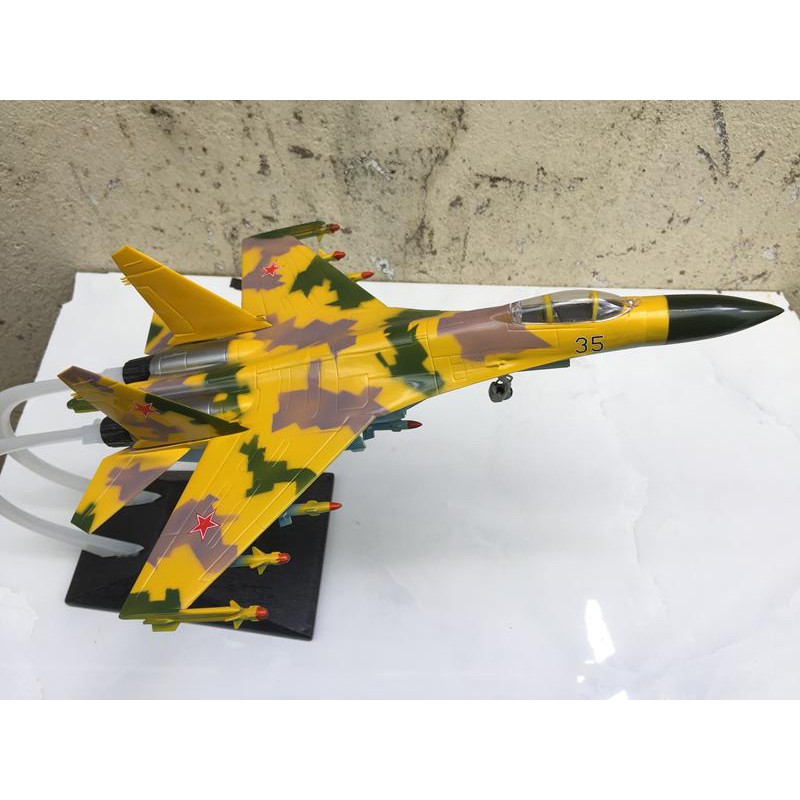 Mô hình Máy báy SU-35. 1:72-ABS