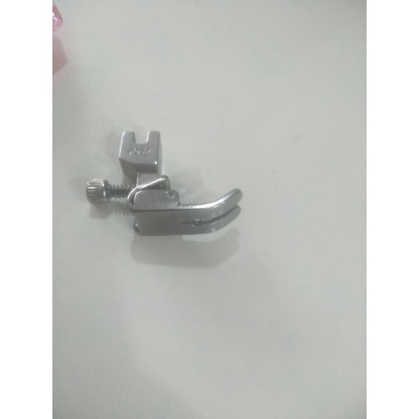 Chân vịt nhún bèo máy 1kim
