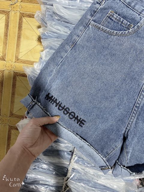 [Mã WA1606 giảm 15% đơn 99k] Quần bò ngố jean nữ hoa cúc | BigBuy360 - bigbuy360.vn