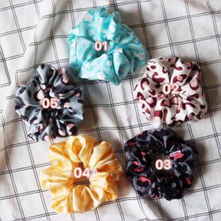 Ốc Sên Shop - Scrunchie da báo - Dây buộc tóc vải lụa
