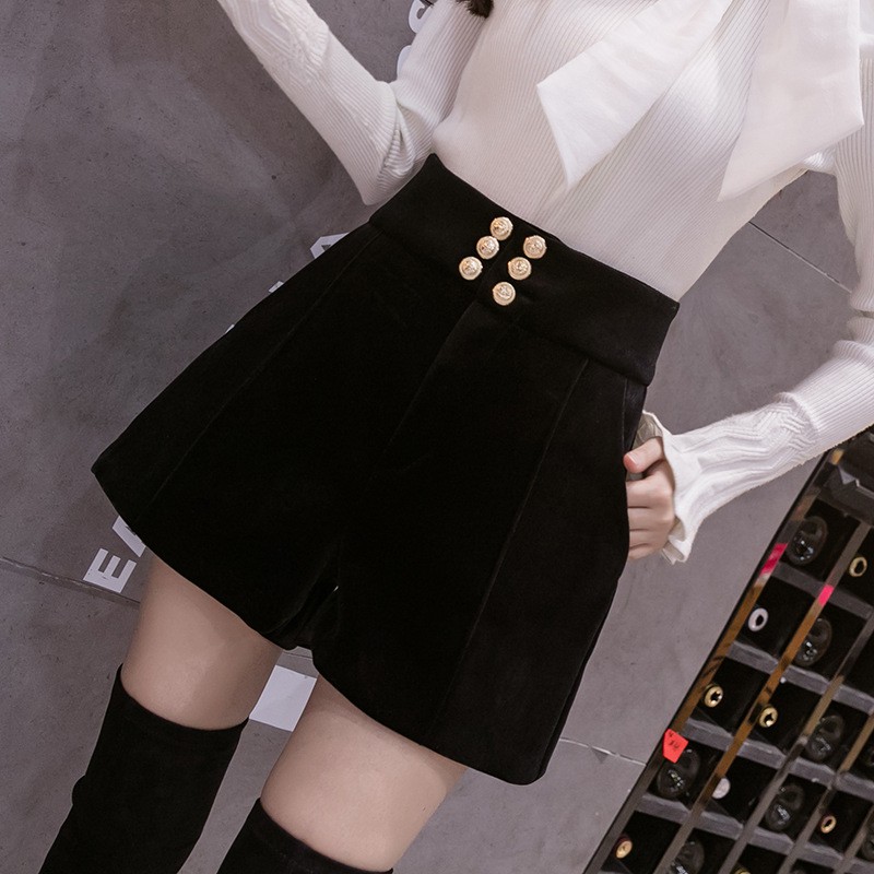 Quần Sooc Nữ, Quần Đùi Nữ Chất Tuyết Mưa Kiểu Dáng 6 Cúc Siêu Mát Dễ Mix Đồ QN18