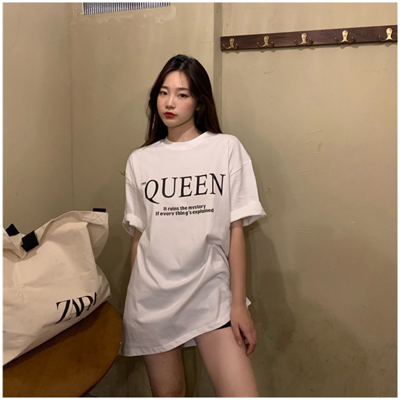 Áo thun nữ ngắn tay mùa hè cổ tròn dáng rộng in chữ Queen đẹp giá rẻ | BigBuy360 - bigbuy360.vn