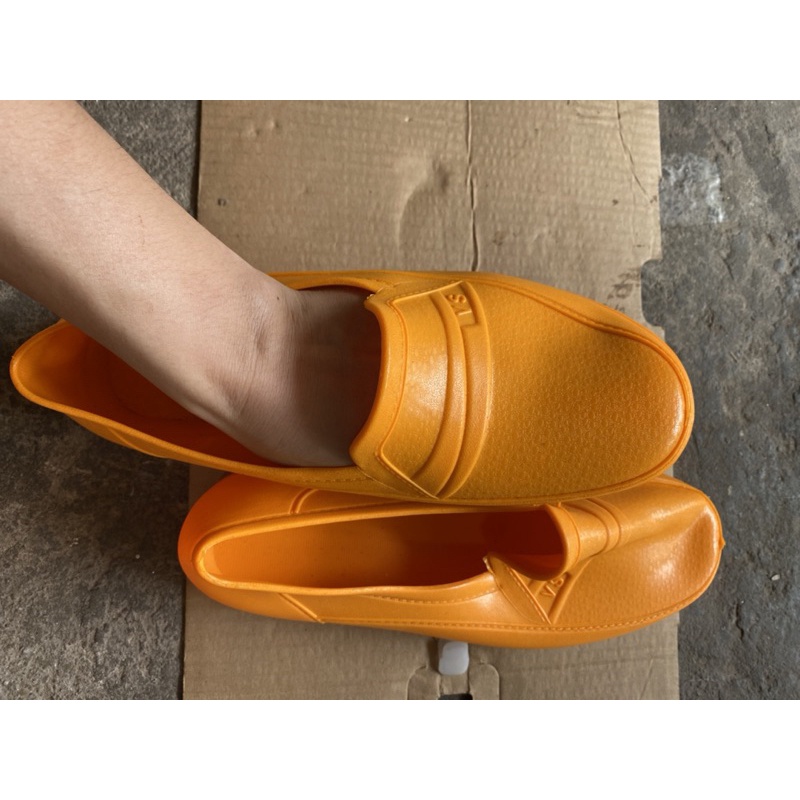 Giày cao su lao động mềm, nhẹ đi êm chân đủ cỡ