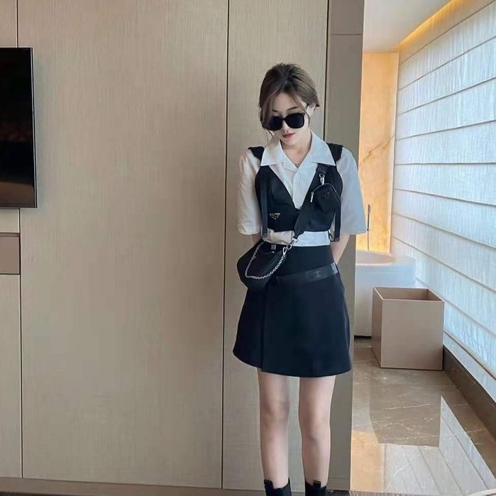 Áo Thun In Chữ New Re-Nylon Gabardine PRA 2021 Thời Trang