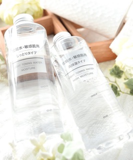 Nước hoa hồng muji