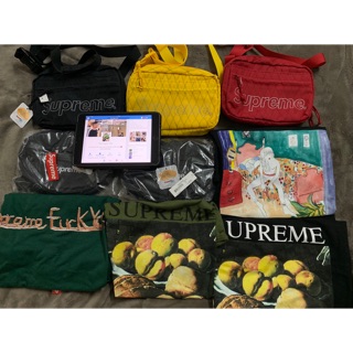 Túi đeo chéo Supreme